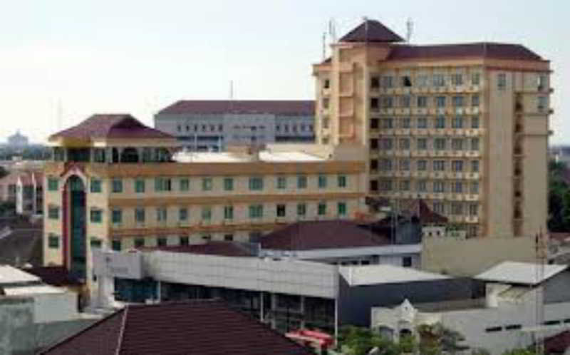 Pandanaran Hotel Semarang Exterior photo